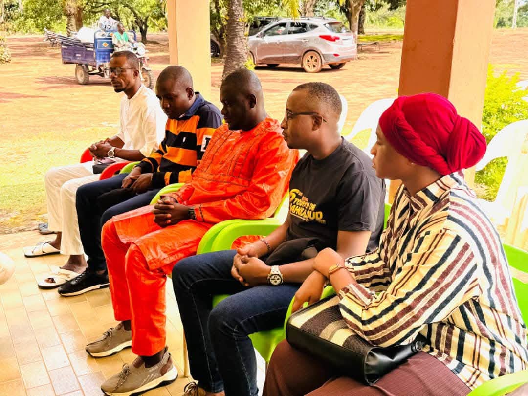 Visite de courtoisie à l'illustre Professeur Saliou Touré à son domicile de Kolia