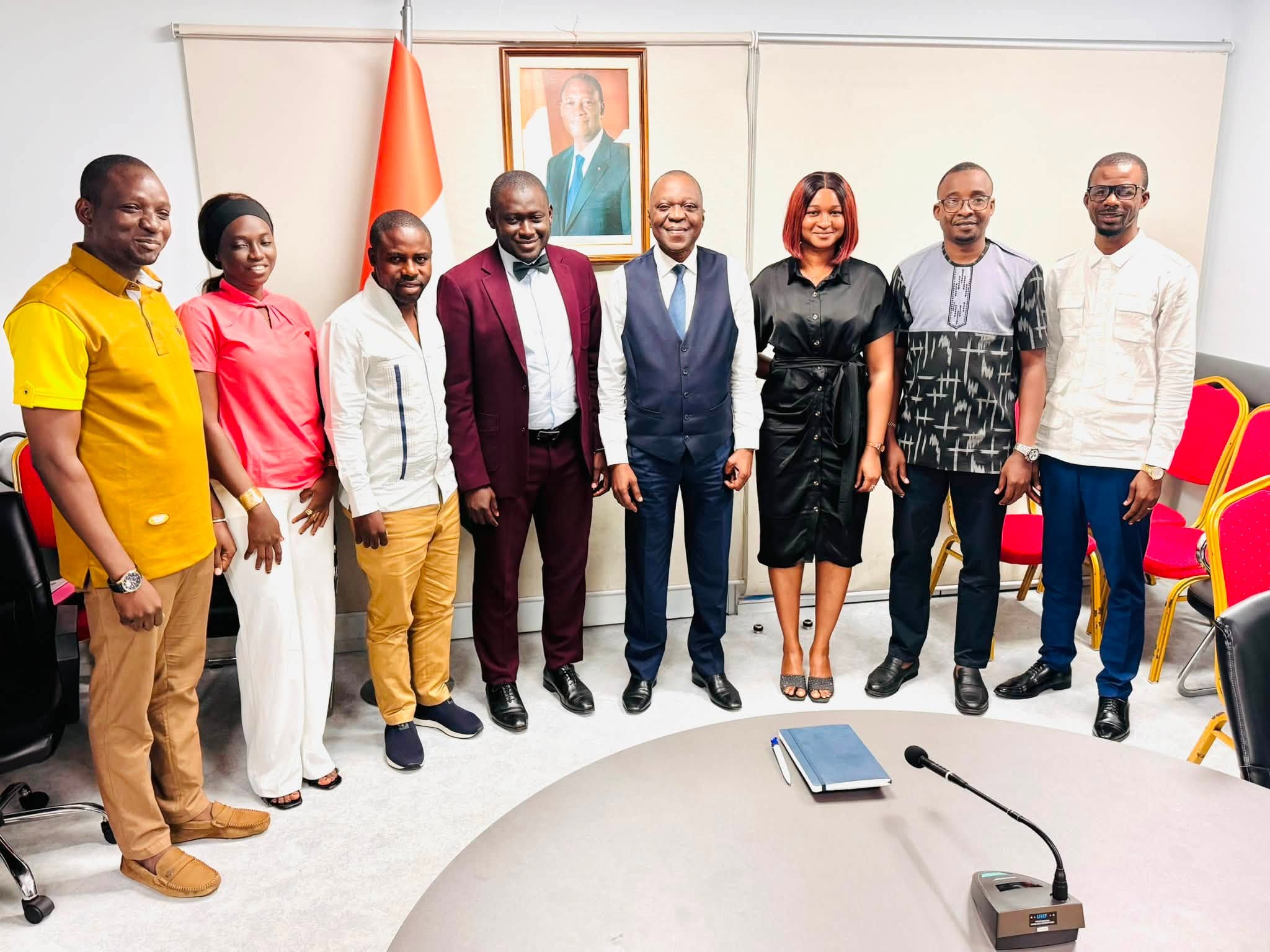 AUDIENCE | La Délégation de la FENUJECI avec à sa tête son Président National Dr.Lakoun Richard a Présenté ses Civilités au Ministre des Transports et des Affaires Maritimes Amadou Koné